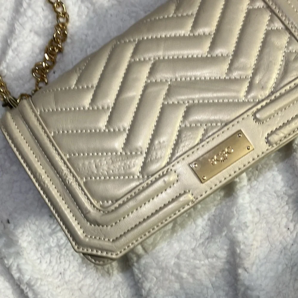 Gold BCBG Paris Chain Strap Crossbody Bag - Picture 2 of 10